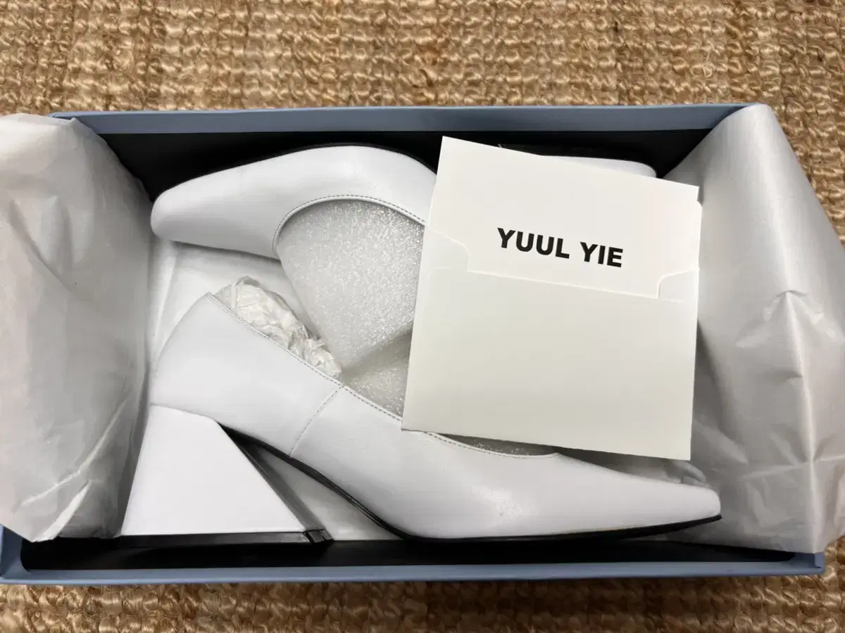 율이에 구두 240 사이즈 YY Cream Pumps / YY6S-P01